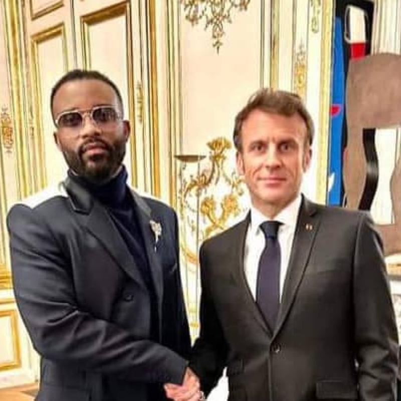 Fally Ipupa et Emmanuel Macron aux Champs-Elysées. [Photo d'illustration]