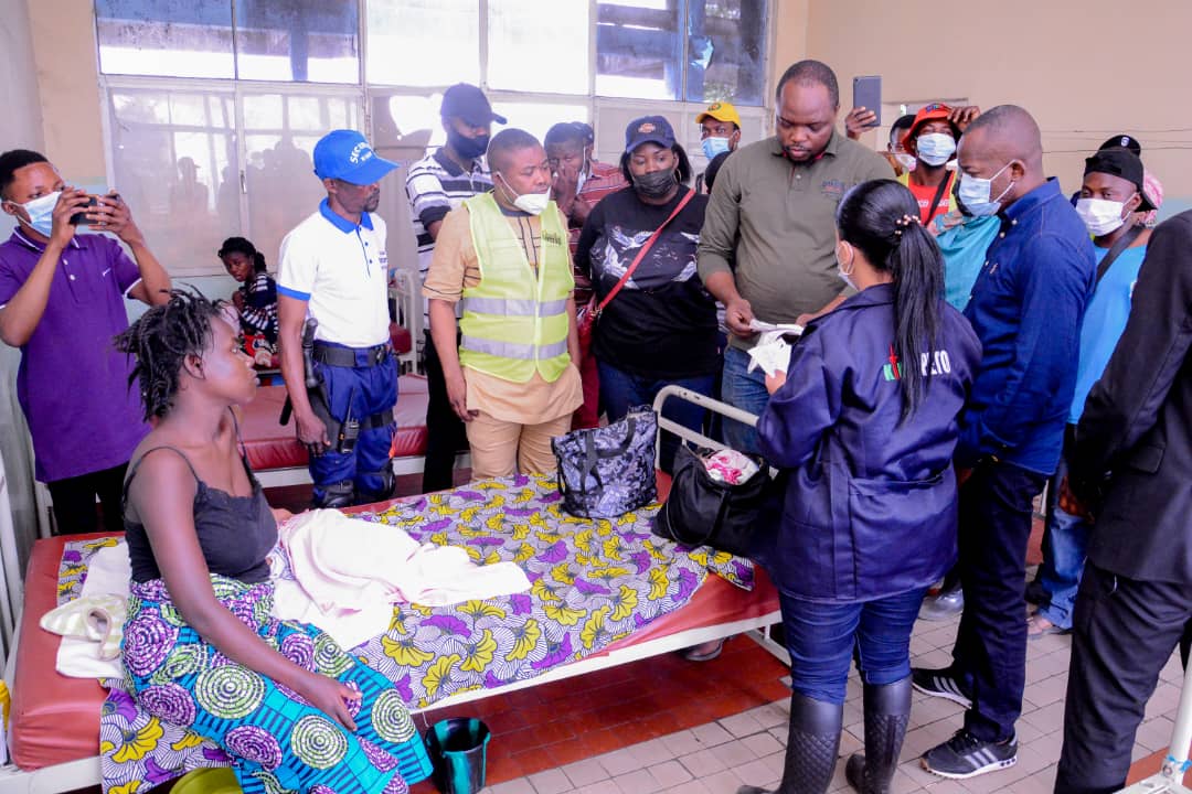 La ministre provinciale de la santé et de l'hygiène de la ville de Kinshasa, Liza Nembalemba, en visite à l'hôpital Général de Makala