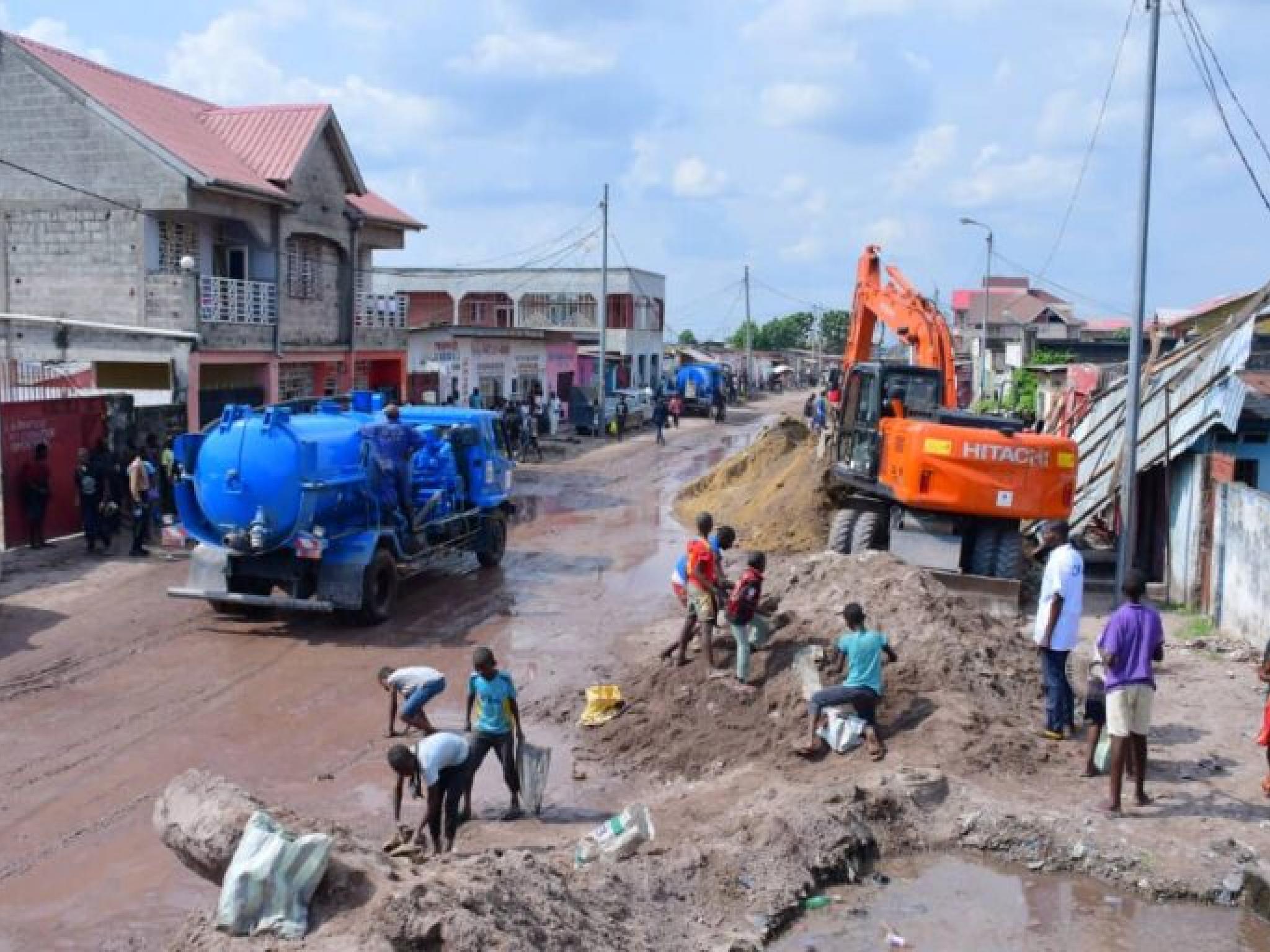 La route Cecomaf dans la commune de N'djili en train d'être réhabilitée par l'OVD