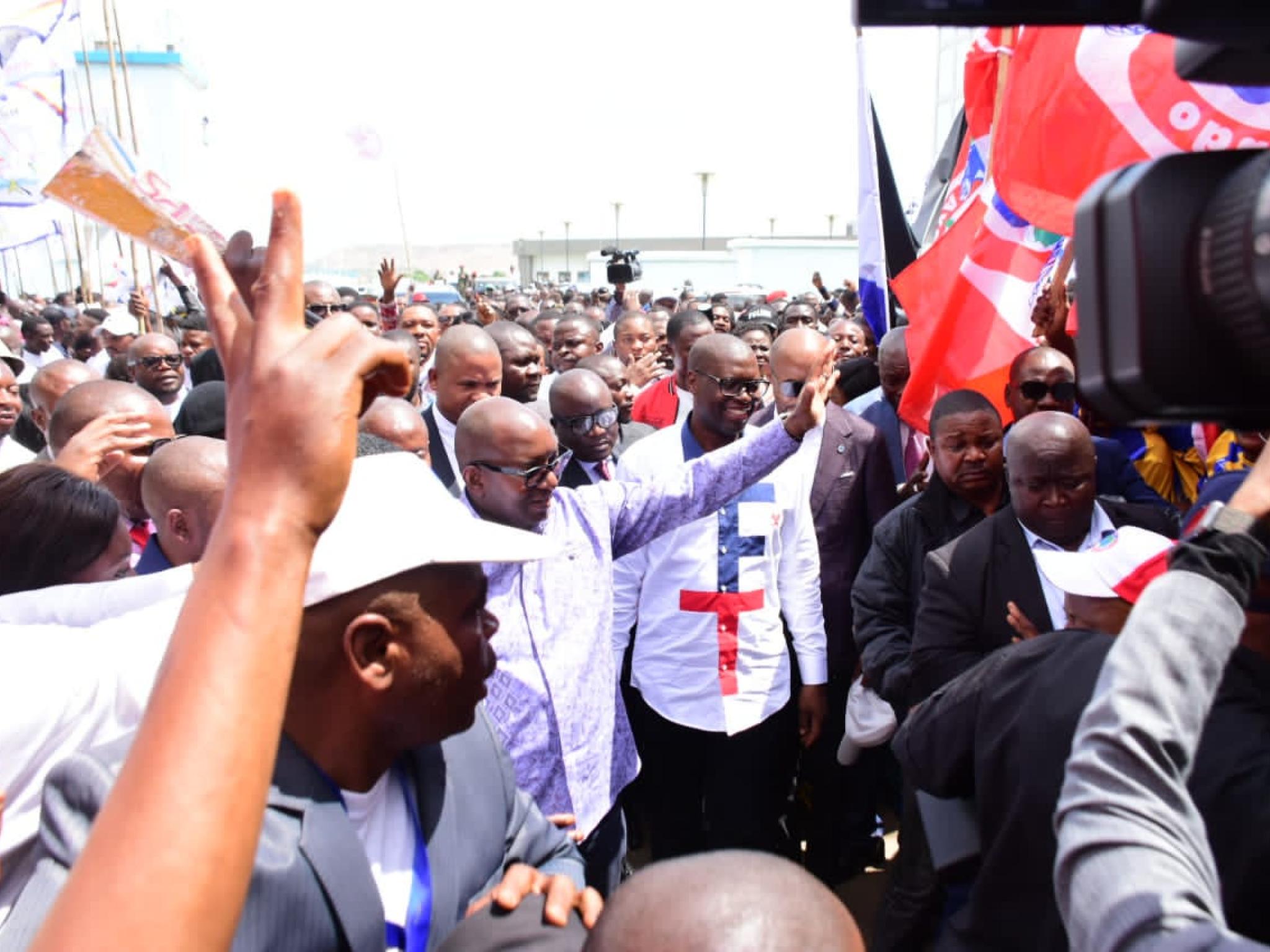 Le Premier ministre, Sama Lukonde acceuilli par une foule en liesse à Lubumbashi, mardi 24 janvier