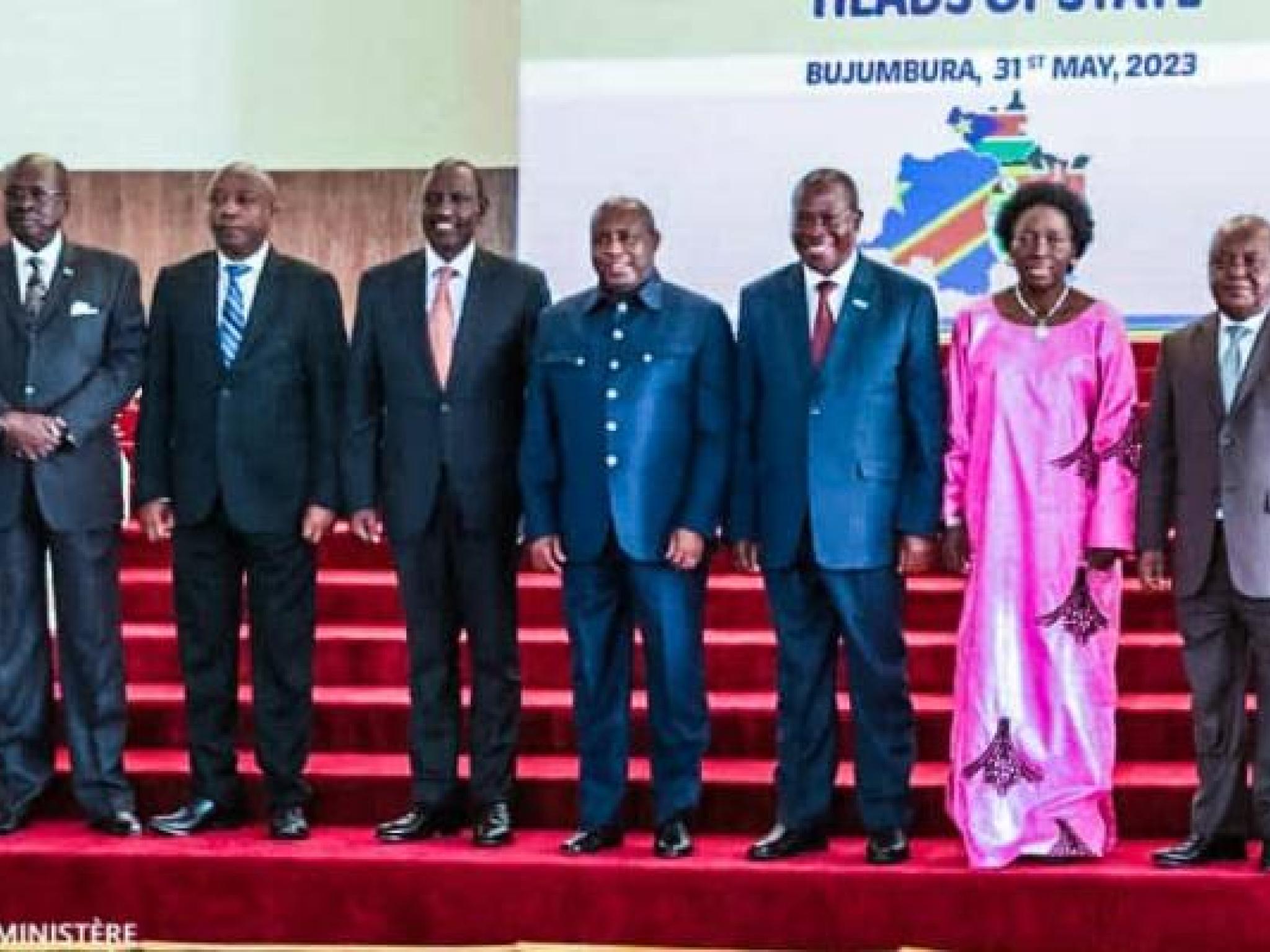 Les chefs d'État et de gouvernement à la clôture du 21e sommet de l'EAC au Burundi