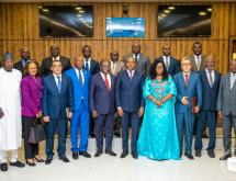 Un groupe d'ambassadeurs africains en RDC pose avec le président de la CENI Denis Kadima et le deuxième vice-président Didi Manara