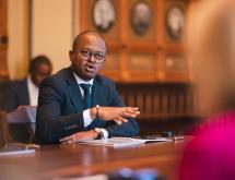 Patrick FATA MAPUNGU, Directeur Général du FONAREV, lors de son intervention devant Melania TRUMP, accompagné de Dénise NYAKERU TSHISEKEDI a Washington DC