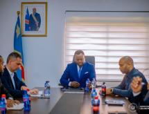 Le ministre de Droits humains Samuel Mbemba en réunion avec Claudio Costanza, chef adjoint de la coordination de la sécurité sur le terrain du conseil de l'Europe