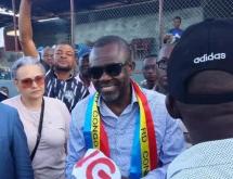 Véron Mosengo et son équipe à Kananga.