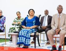 Le ministre de la Santé publique, Hygiène et Prévoyance sociale, le Dr Samuel Roger Kamba, la première Dame Denise Nyakeru et la ministre de l'éducation nationale Raissa Malu. lors du lancement de la campagne chirurgicale des enfants SS