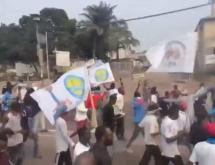 Une scène des violences entre les militants arborant les insignes du parti politique ECiDé et un groupe des jeunes se réclamant des Forces du progrès de l'UDPS ce lundi 24 août à Kinshasa