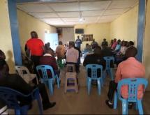 Photo des participants au dialogue communautaire renforcé dans la chefferie de Baboa Bakoe