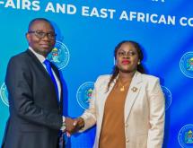 Le ministre du Commerce extérieur,  Julien Paluku Kahongya, et son homologue tanzanienne de l’Industrie et du Commerce, Judith Salvio Kapinga [photo d'illustration]