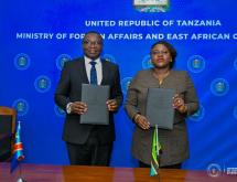 Le ministre congolais du Commerce extérieur, Julien Paluku Kahongya, et la ministre tanzanienne de l’Industrie et du Commerce, Judith Salvio Kapinga [photo d'illustration]