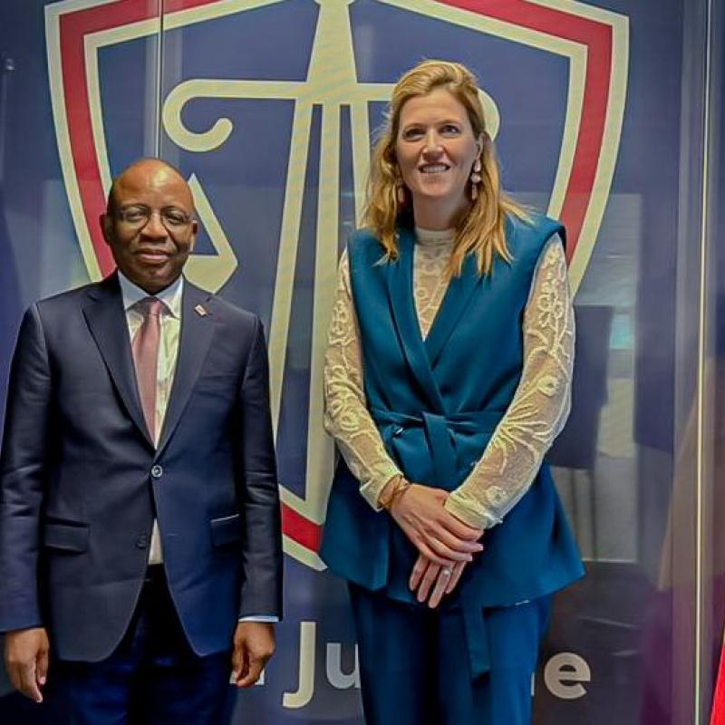 Le ministre d’État en charge de la Justice, Guillaume Ngefa, et son homologue belge, Annelies Verlinden, à Bruxelles