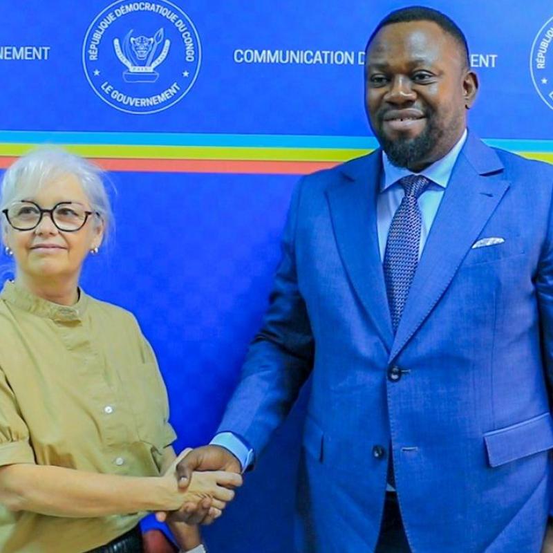 La chargée d’affaires du Canada en RDC, Catherine Véniza, reçue à Kinshasa, par le ministre des Droits humains, Samuel Mbemba