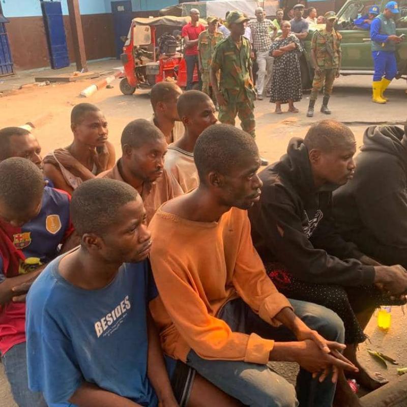Un groupe des jeunes condamnés par le Tribunal militaire de garnison de Kinshasa N'djili dans l'affaire de meurtre d'un bâtisseur du Service national.