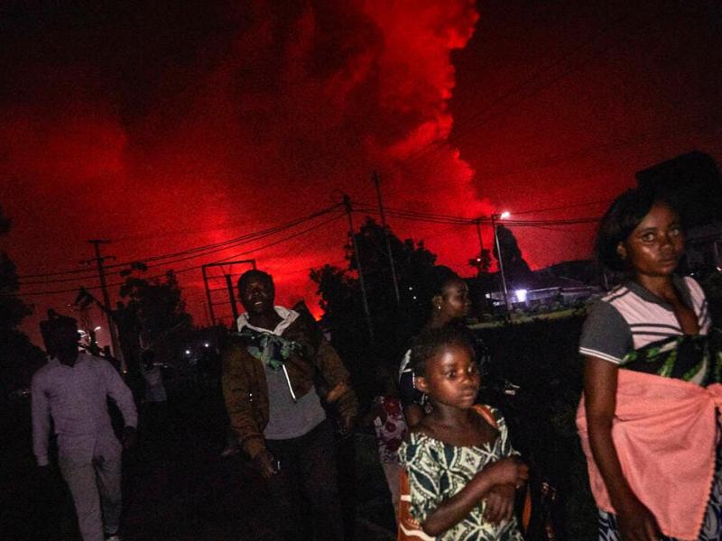 la population évacuée Eruption.