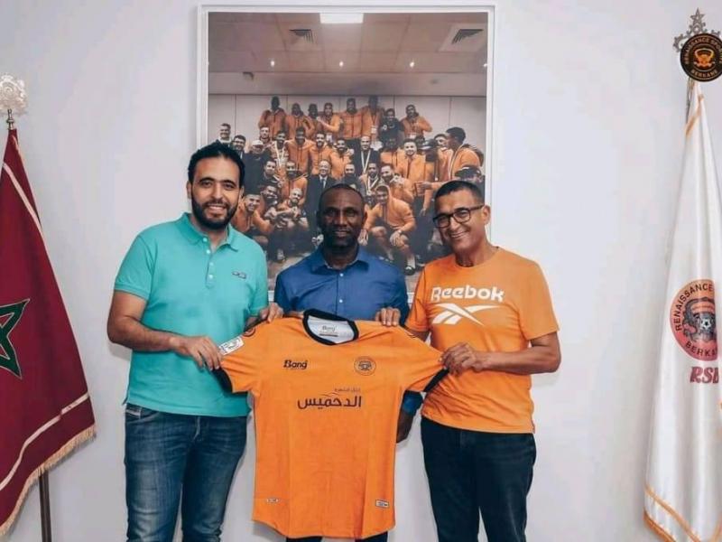 Florent Ibenge lié avec la Renaissance Sportive Berkane jusqu’en 2023.