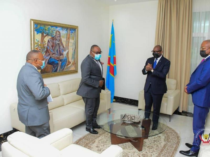 Sama Lukonde recoit.
