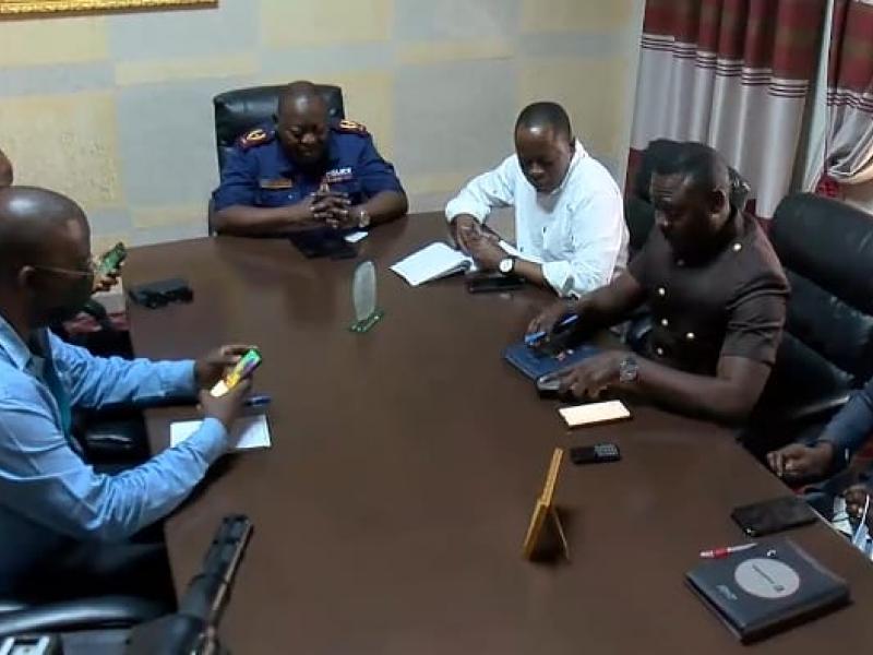 Les journalistes de Kinshasa chez le Général Sylvano Kasongo