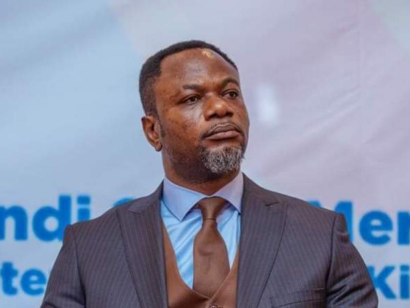 Légende : Le ministre de l'enseignement primaire, secondaire et technique, Tony Mwaba Kazadi