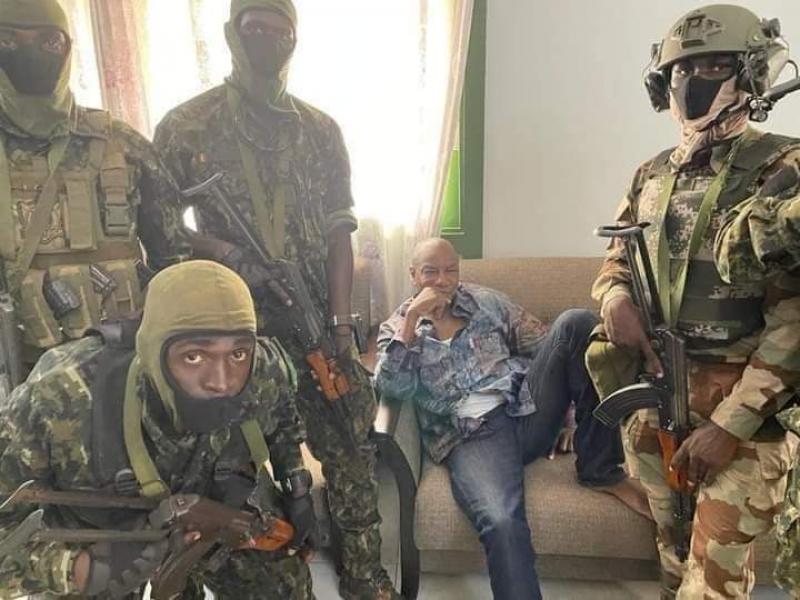 Le président Alpha Condé capturé par les forces spéciales guinéennes dimanche 5 septembre
