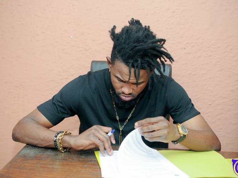 Dark Kabangu paraphe la signature de son contrat avec Lupopo.