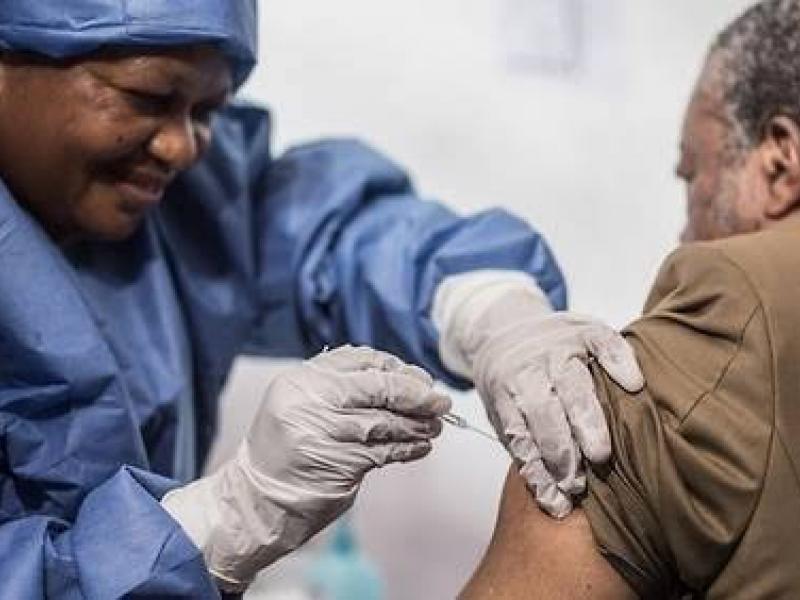Dr Muyembe se fait vacciner contre la Covid-19 ( photo d'illustration)