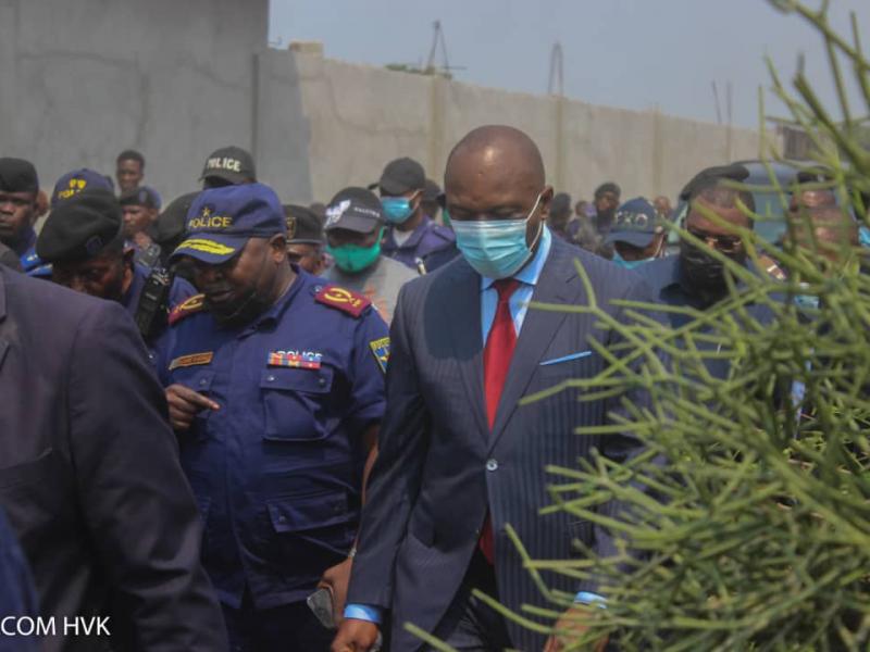 À Kinkole, le Gouverneur Gentiny Ngobila et le général Sylvano Kasongo visitent le site querellé
