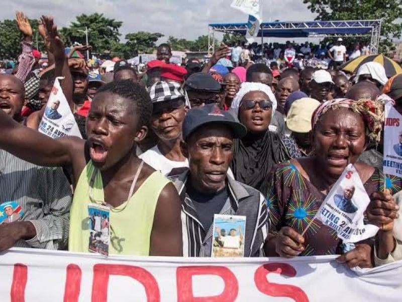 Les militants de l'UDPS rendant un dernier hommage à Etienne Tshisekedi, opposant historique et père biologique de Félix Tshisekedi, président de la République
