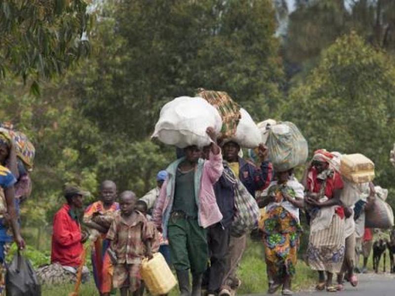Quelques personnes fuient le  Grand- Kasaï pour se réfugier dans la province de Kukwit [ photo d'illustration]