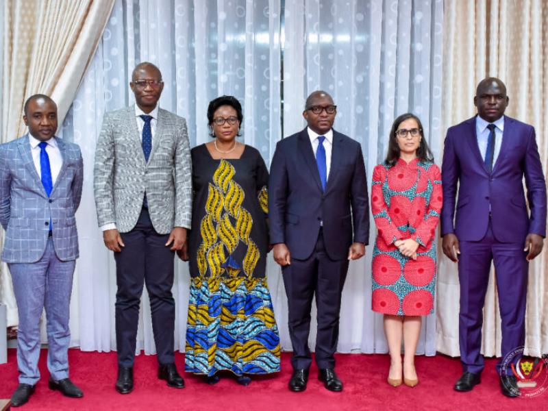 Le premier ministre, Sama Lukonde et la délégation conduite par le conseiller spécial du chef de l'état en charge de la couverture de la santé, Le Dr Roger Kamba