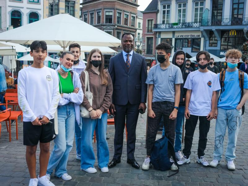 Le ministre de l'EPST, Tony Mwaba visite quelques écoles à Mons (Belgique)