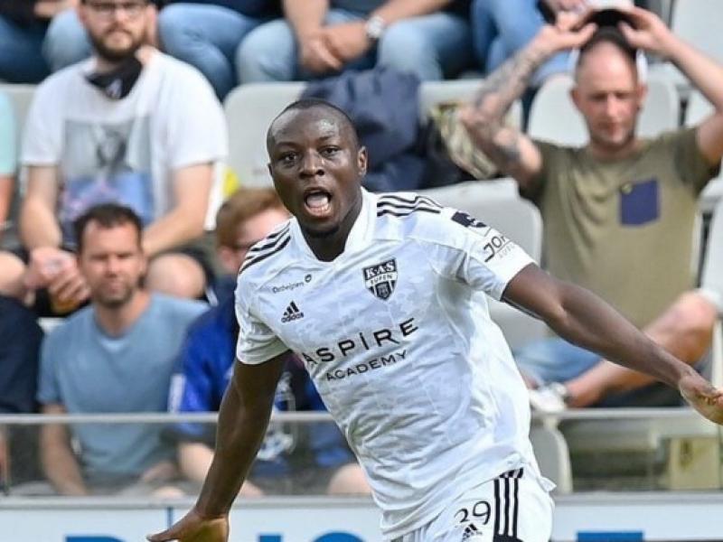 L'international congolais, Edo Kayembe sous les couleurs de Kas Eupen.