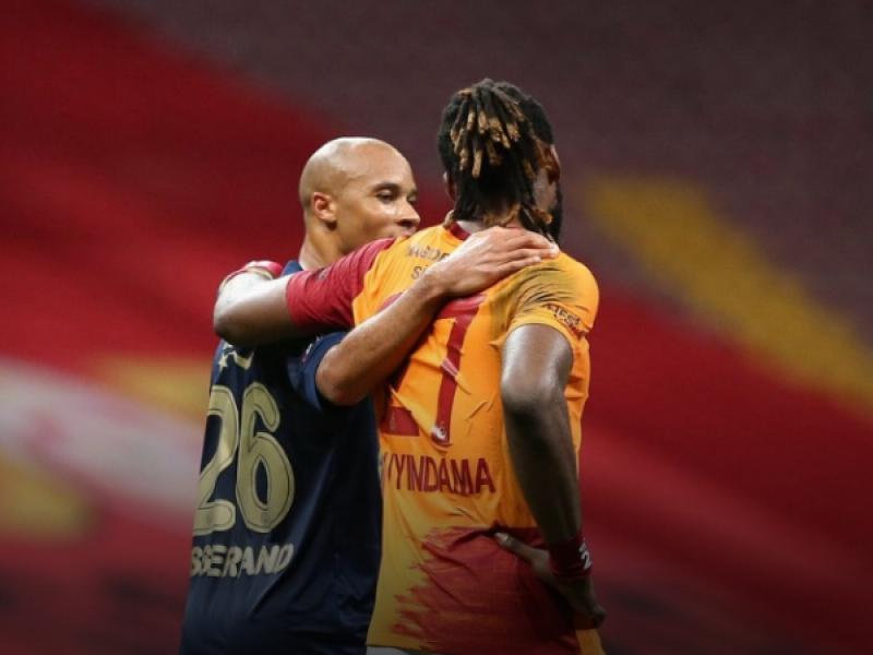 Marcel Tisserand et Christian Luyindama, lors d'un match du championnat turc.