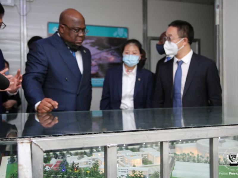 Le président Félix Tshisekedi lors d'une visite au chantier de construction du Centre culturel et artistique de Kinshasa, lundi 08 novembre