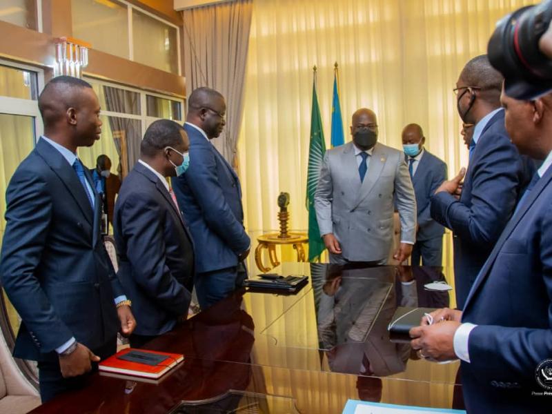 Félix Tshisekedi et les membres du comité de l'organisation de 