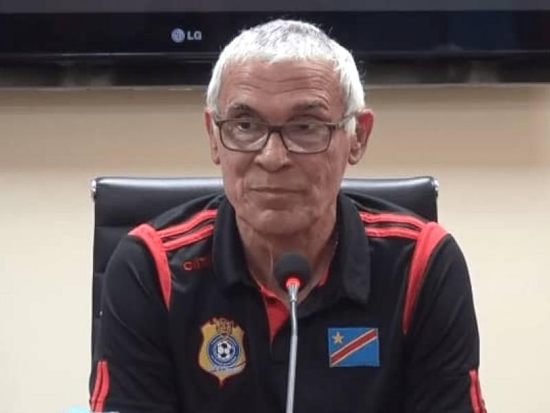 Hector Cúper, lors de la conférence de presse d'avant-match RDC-Bénin.