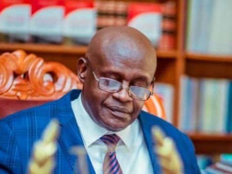 Le professeur émérite Raphaël Nyabirungu