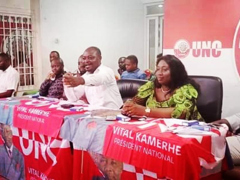 Le Secrétaire général de l'UNC, Billy Kambale face aux communicateurs du parti