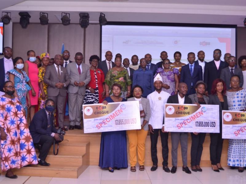Les lauréats du concours plan d'affaires à Lubumbashi