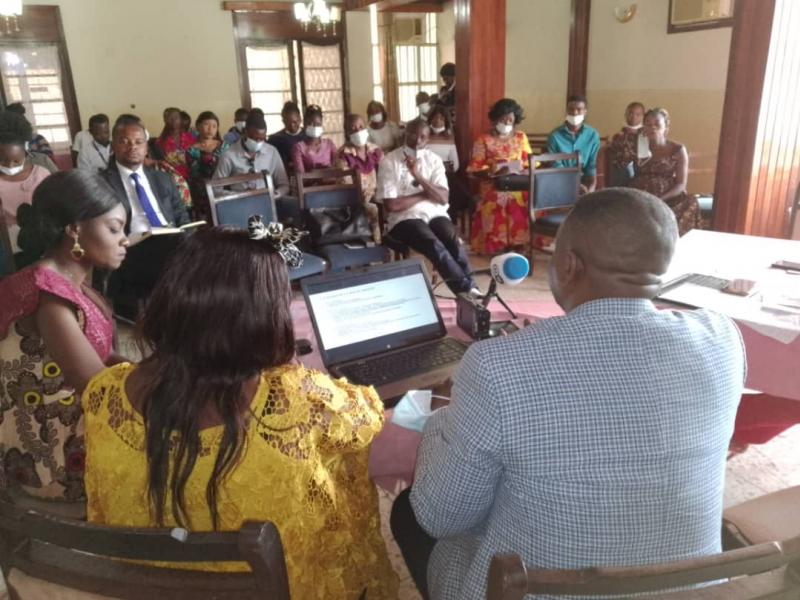 Les journalistes de Mbuji-Mayi en plein débat radiophonique organisé par l'ACOFEPE