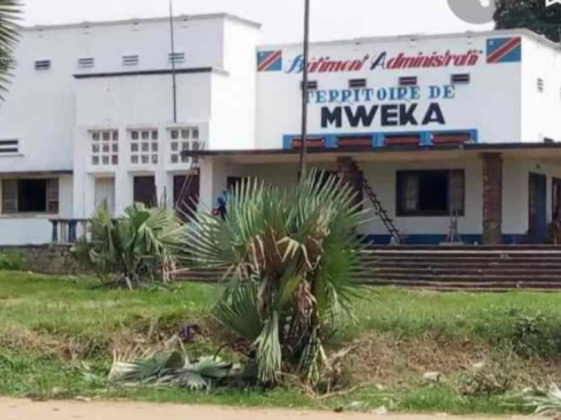 Le bureau administratif du territoire de mweka