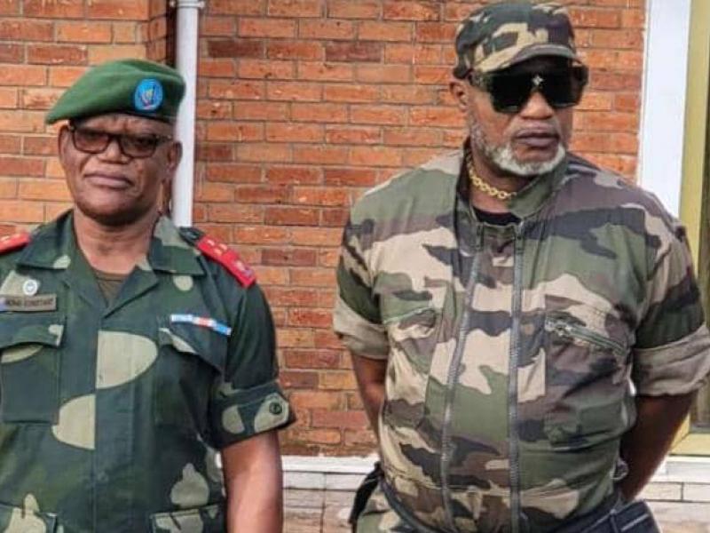 Le gouverneur militaire, Constant Ndima et Koffi Olomide, après l'audience, à Goma.