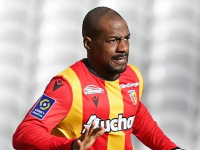 Gaël Kakuta sous les couleurs du RC Lens.