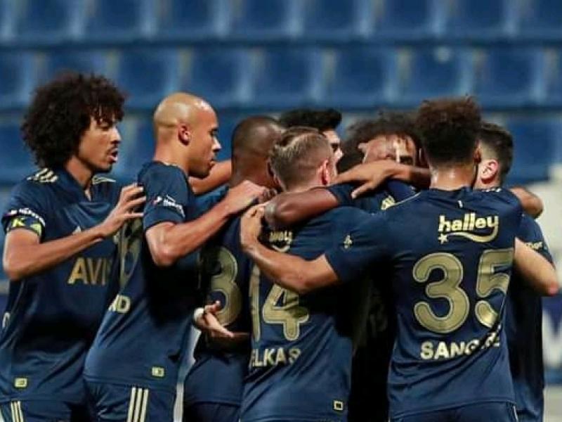 Marcel Tisserand et ses coéquipiers de Fenerbahçe en pleine célébration d'un but. [Photo d'illustration]