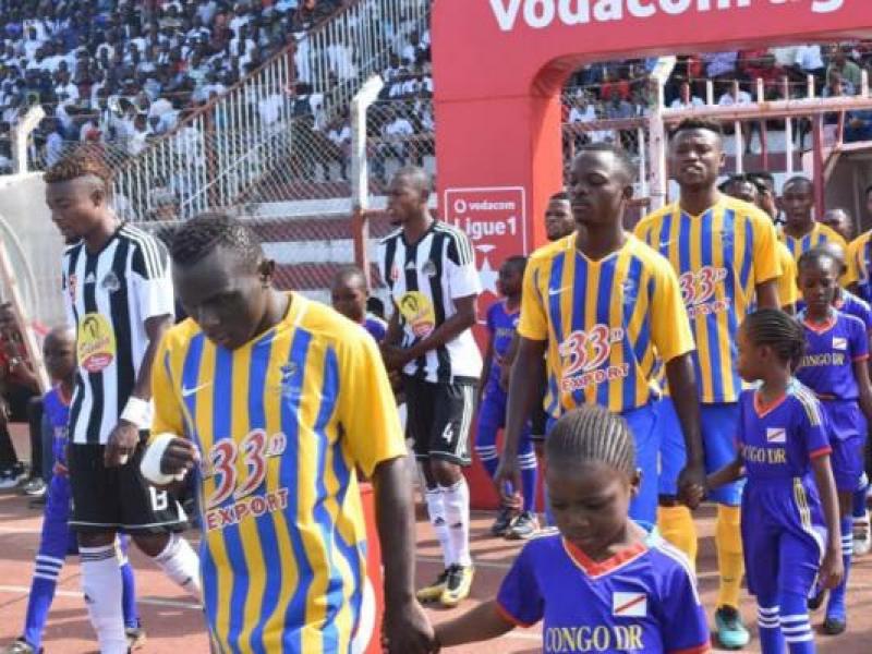 Le TP Mazembe et le FC Saint-Éloi Lupopo, lors d'une rencontre de la LINAFOOT déroulée, au stade Kibassa Maliba de Lubumbashi.