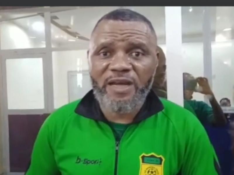 Daouda Lupembe, à l'aéroport de Kinshasa, avant le départ de Maniema Union pour l'Égypte.