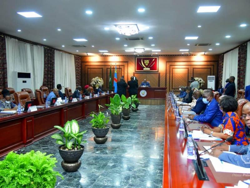 Le président de la République, Félix Tshisekedi lors d'une réunion avec tous les membres du Conseil National de la couverture santé universelle