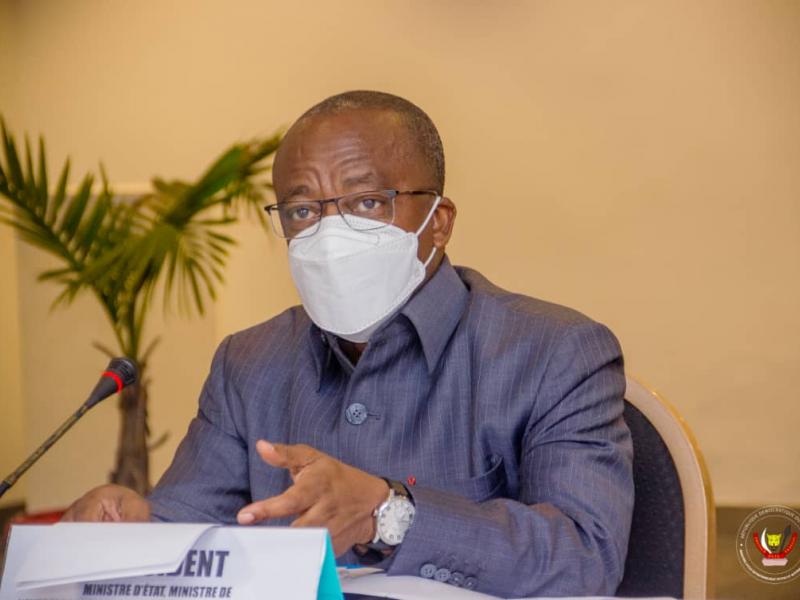 Le ministre d'État Eustache Muhanzi lors de la cérémonie de l'adoption du Plan de travail budgétisé de l'année 2022 du PADMPE
