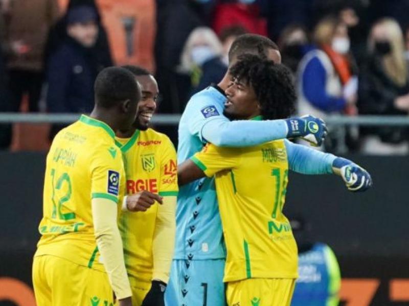Samuel Moutoussamy et ses coéquipiers du FC Nantes, en pleine célébration après le match.