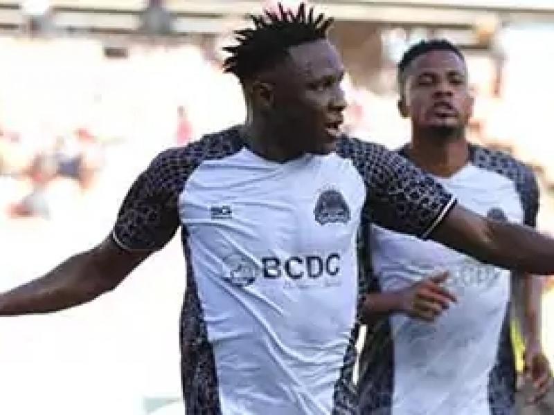 Les joueurs du TP Mazembe en pleine célébration d'un but.