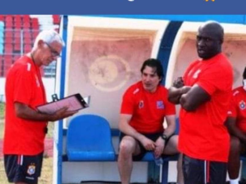 Hector Cúper et les membres de son staff technique, lors du stage des léopards en Tunisie. [Photo d'illustration]